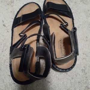 Never worn Sandal